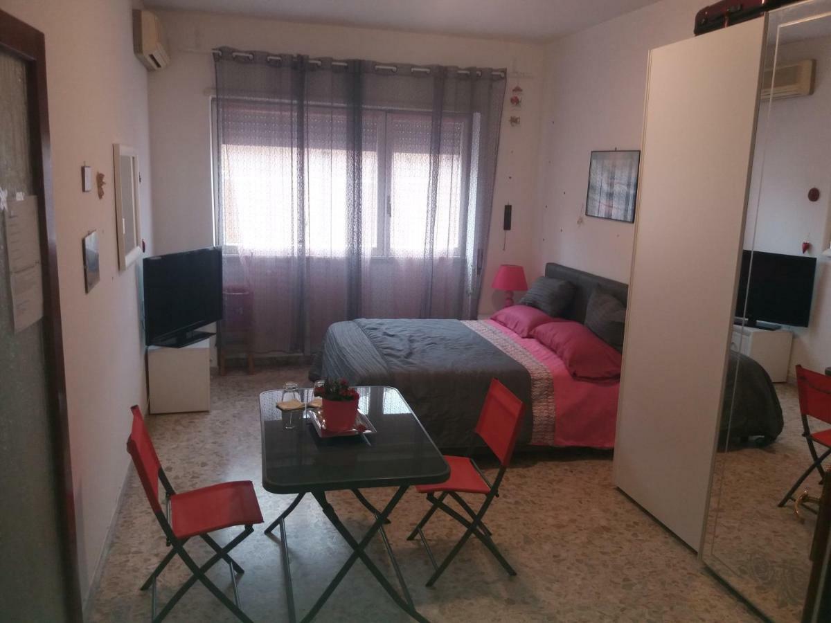 רומא Apartament Silvy Trastevere מראה חיצוני תמונה